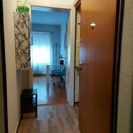 4 Minutes From Train Station *