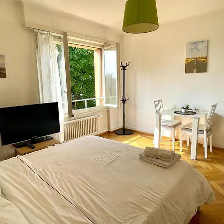 4 Minutes From Train Station Appartement *